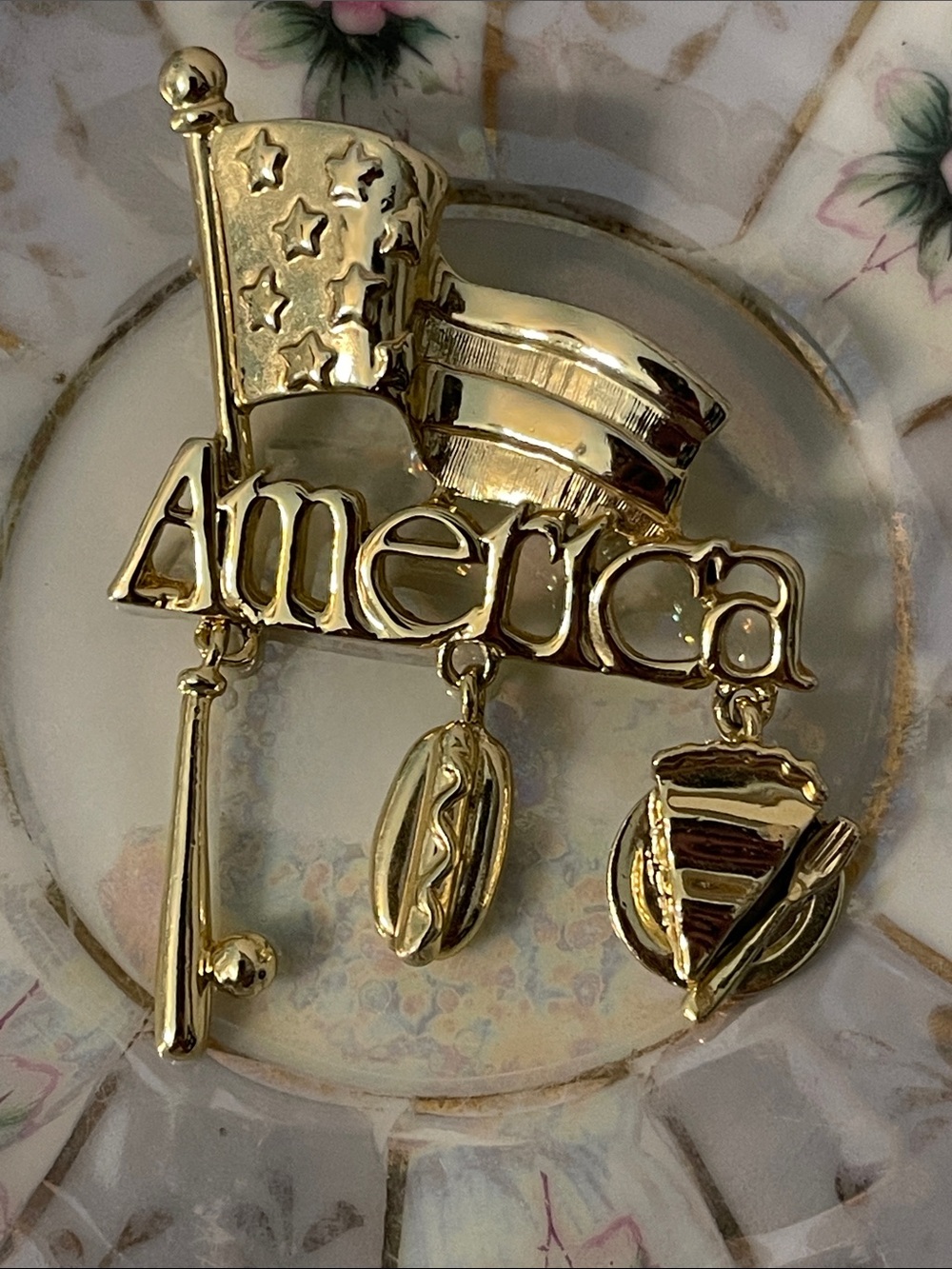Vintage Danecraft America Charm Patriotic Themed Brooch